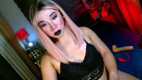 Snapshot of yan2xcumsalotxx chatting on 8, 10, 2025 REYAN online show from 8, 10, 2025