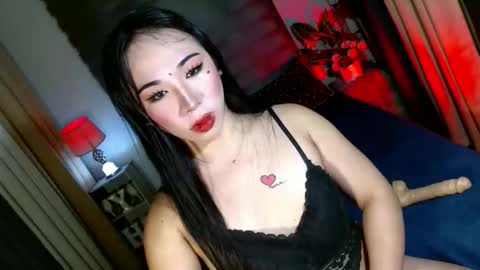 Snapshot of yan2xcumsalotxx chatting on 12, 10, 2025 REYAN online show from 12, 10, 2025