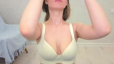 Yana  online show from 4, 4, 2026