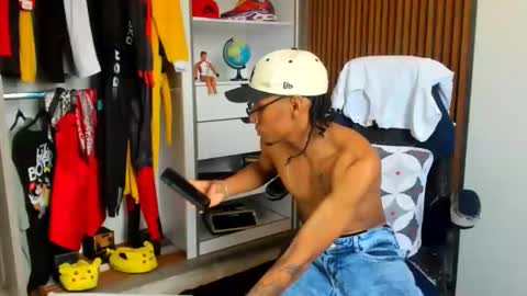 Snapshot of yandi_hot chatting on 5, 2, 2026 yandi_hot online show from 5, 2, 2026