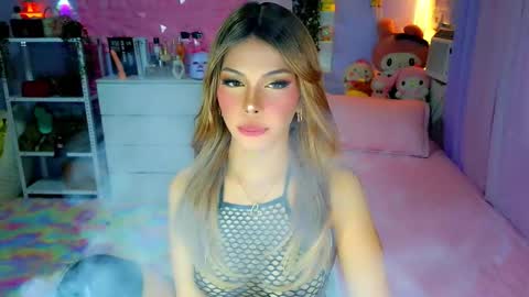 YANG AUDREY LONE online show from 9, 1, 2026