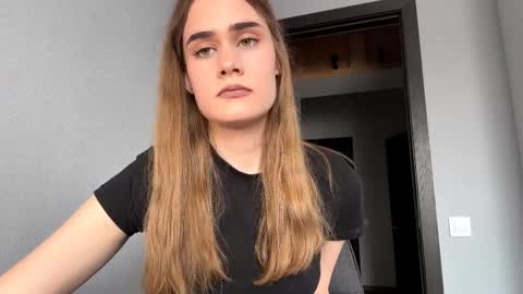 Snapshot of yangkohrs chatting on 4, 4, 2026 Kate online show from 4, 4, 2026