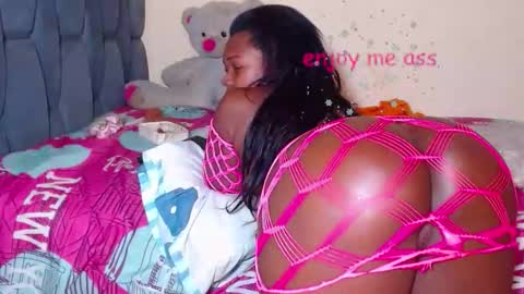 Snapshot of yanniiz chatting on 25, 2, 2026 yanniiz online show from 25, 2, 2026