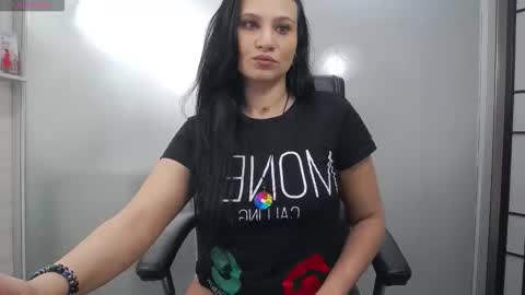 Snapshot of yaraxcox chatting on 6, 2, 2026 Yara online show from 6, 2, 2026