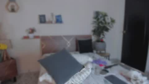 Snapshot of yarirose chatting on 8, 7, 2026 Yary online show from 8, 7, 2026