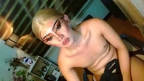 miss yasii online show from 15, 4, 2026