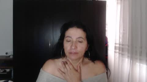 yasmin_love85 online show from 16, 12, 2024