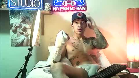 Snapshot of yeisoncastellanos1999 chatting on 18, 1, 2026 yeisoncastellanos1999 online show from 18, 1, 2026