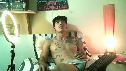 Snapshot of yeisoncastellanos1999 chatting on 2, 4, 2026 yeisoncastellanos1999 online show from 2, 4, 2026