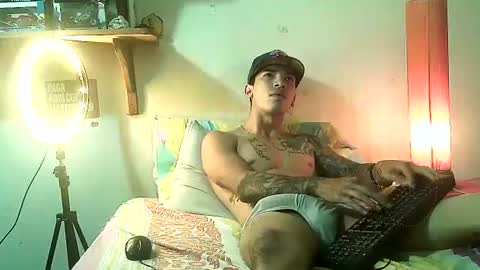 yeisoncastellanos1999 online show from 8, 7, 2026