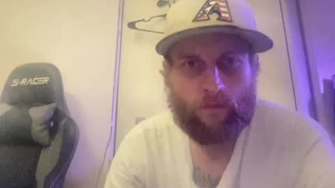 Snapshot of yekim69 chatting on 16, 7, 2026 Jennmike online show from 16, 7, 2026