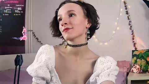 Snapshot of yellow_songbird chatting on 17, 10, 2025 Liya online show from 17, 10, 2025