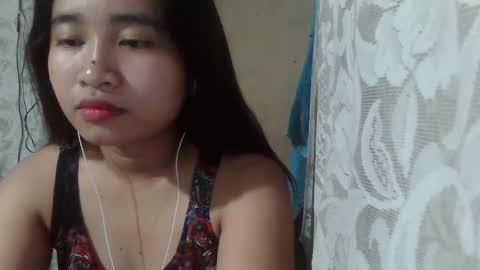 yhang_19 online show from 5, 12, 2024