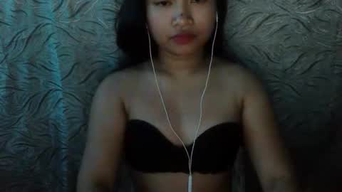 yhang_19 online show from 2, 10, 2025