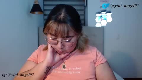 Snapshot of yini_angel07 chatting on 10, 11, 2025 hii i am yini online show from 10, 11, 2025