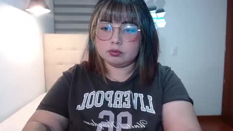 Snapshot of yini_angel07 chatting on 24, 11, 2025 hii i am yini online show from 24, 11, 2025