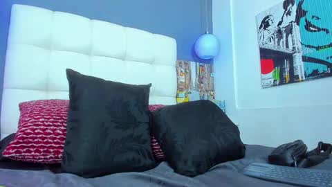 Yiyo online show from 6, 11, 2025