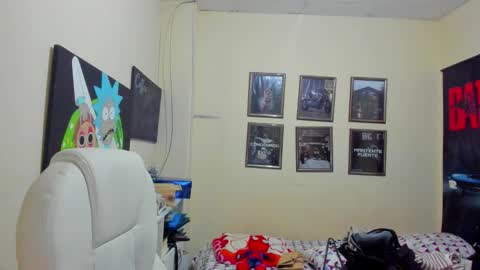 Snapshot of yker18 chatting on 30, 9, 2025 yker online show from 30, 9, 2025