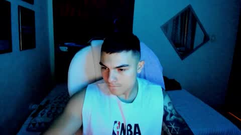 Snapshot of yker18 chatting on 12, 10, 2025 yker online show from 12, 10, 2025