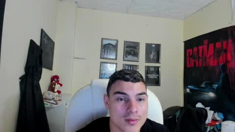 Snapshot of yker18 chatting on 13, 5, 2026 yker online show from 13, 5, 2026