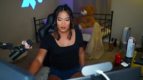 Palmela Handerson online show from 27, 12, 2024