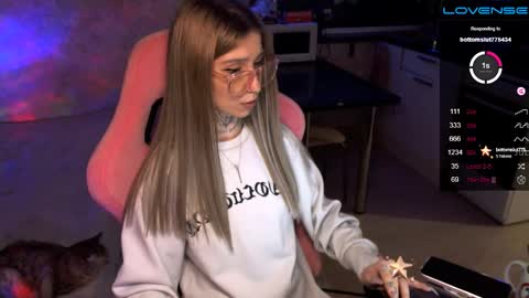     online show from 10, 12, 2024