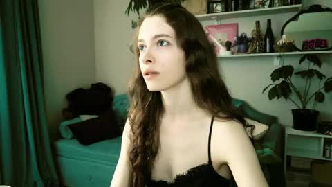 yoka_paradoxxx online show from 4, 6, 2026