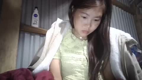 Snapshot of yongmi_ chatting on 24, 11, 2025 yongmi_ online show from 24, 11, 2025