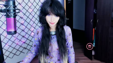 Snapshot of yoshino_san chatting on 8, 1, 2025 you can call me Andy or  yoshi  3 online show from 8, 1, 2025