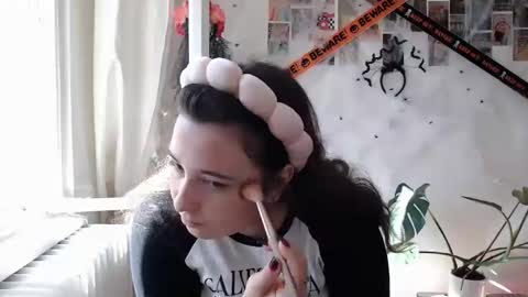 Snapshot of you_aurora chatting on 3, 10, 2025 Aurora online show from 3, 10, 2025