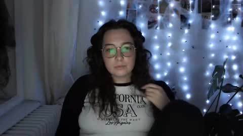 Snapshot of you_aurora chatting on 23, 10, 2025 Aurora online show from 23, 10, 2025