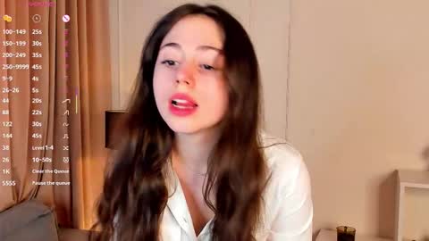 Elizabeth brunette -- Darline blonde  online show from 16, 9, 2025