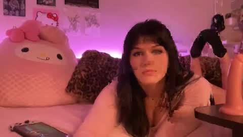 Snapshot of youlovelucyyy chatting on 9, 5, 2026 lucy online show from 9, 5, 2026