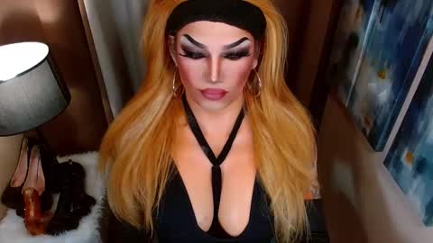 QUEEN MADISON  online show from 2, 2, 2026