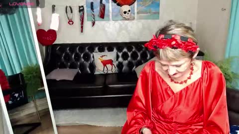 Snapshot of your_fox10 chatting on 25, 10, 2025 your_fox10 online show from 25, 10, 2025