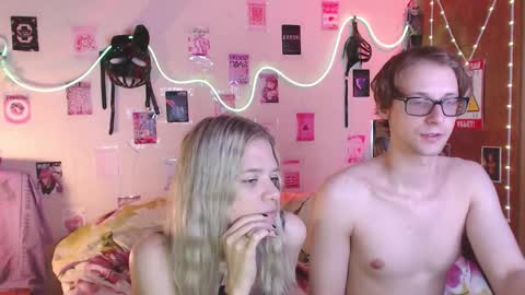 Snapshot of your_horny_friends chatting on 17, 9, 2025 Your Horny Friends online show from 17, 9, 2025