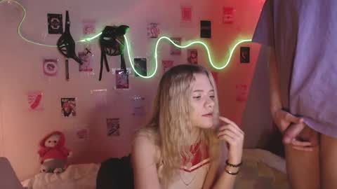 Snapshot of your_horny_friends chatting on 28, 10, 2025 Your Horny Friends online show from 28, 10, 2025