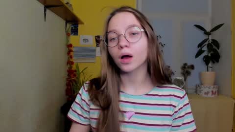 Snapshot of your_leslie chatting on 26, 12, 2024 Leslie online show from 26, 12, 2024