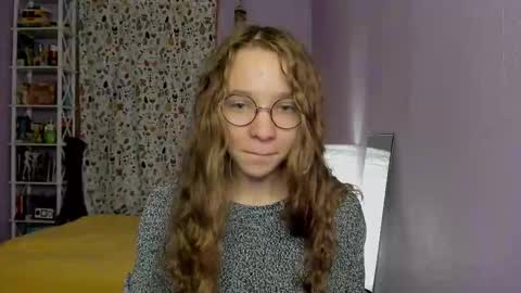 Snapshot of your_leslie chatting on 21, 9, 2025 Leslie online show from 21, 9, 2025