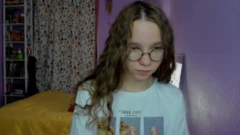 Snapshot of your_leslie chatting on 8, 10, 2025 Leslie online show from 8, 10, 2025