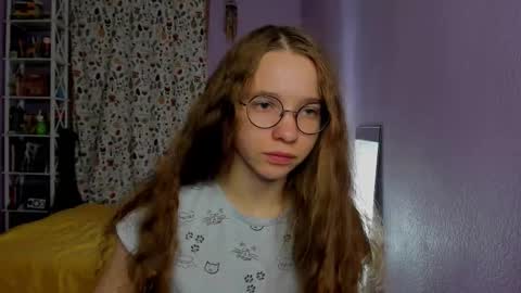 Snapshot of your_leslie chatting on 25, 10, 2025 Leslie online show from 25, 10, 2025