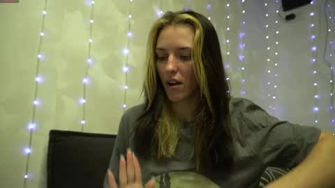Snapshot of your_little_flexible_girl chatting on 30, 4, 2026 Meri online show from 30, 4, 2026