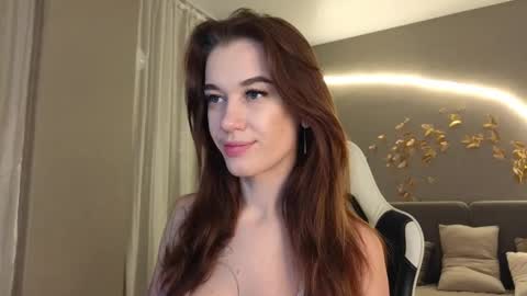 Jessica Loyd online show from 30, 10, 2025