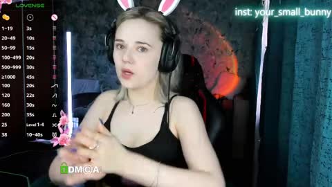 Snapshot of your_small_bunny chatting on 5, 6, 2026 Molly online show from 5, 6, 2026