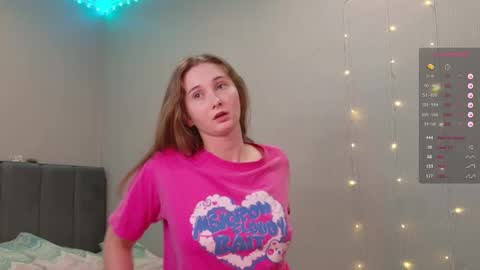 Snapshot of yourcreamyister chatting on 12, 3, 2026 creamysister online show from 12, 3, 2026