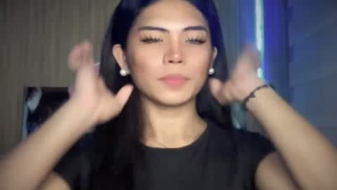 Snapshot of yourehot_pretty chatting on 25, 4, 2026 Do read my bio online show from 25, 4, 2026