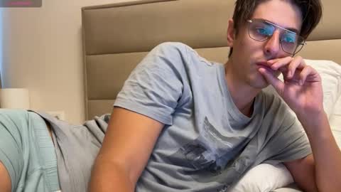 Chris online show from 26, 10, 2025