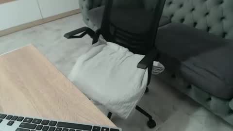 yourlilsin online show from 19, 3, 2026