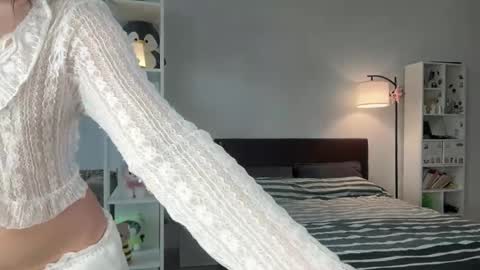 yourlittlesunrise_ online show from 9, 4, 2026