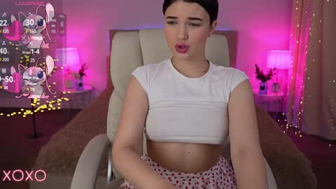 L O L A online show from 23, 1, 2025